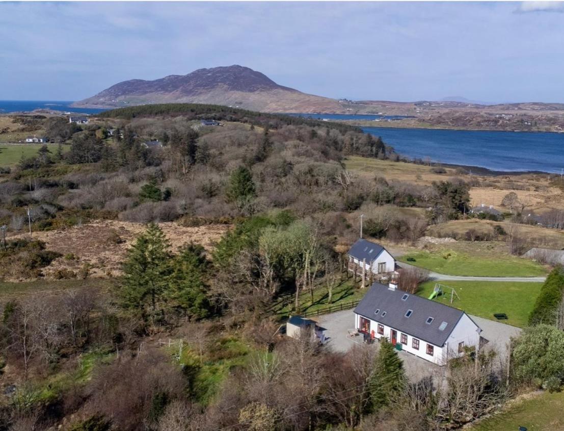 Red Deer Cosy Apartment In Letterfrack Connemara Kültér fotó